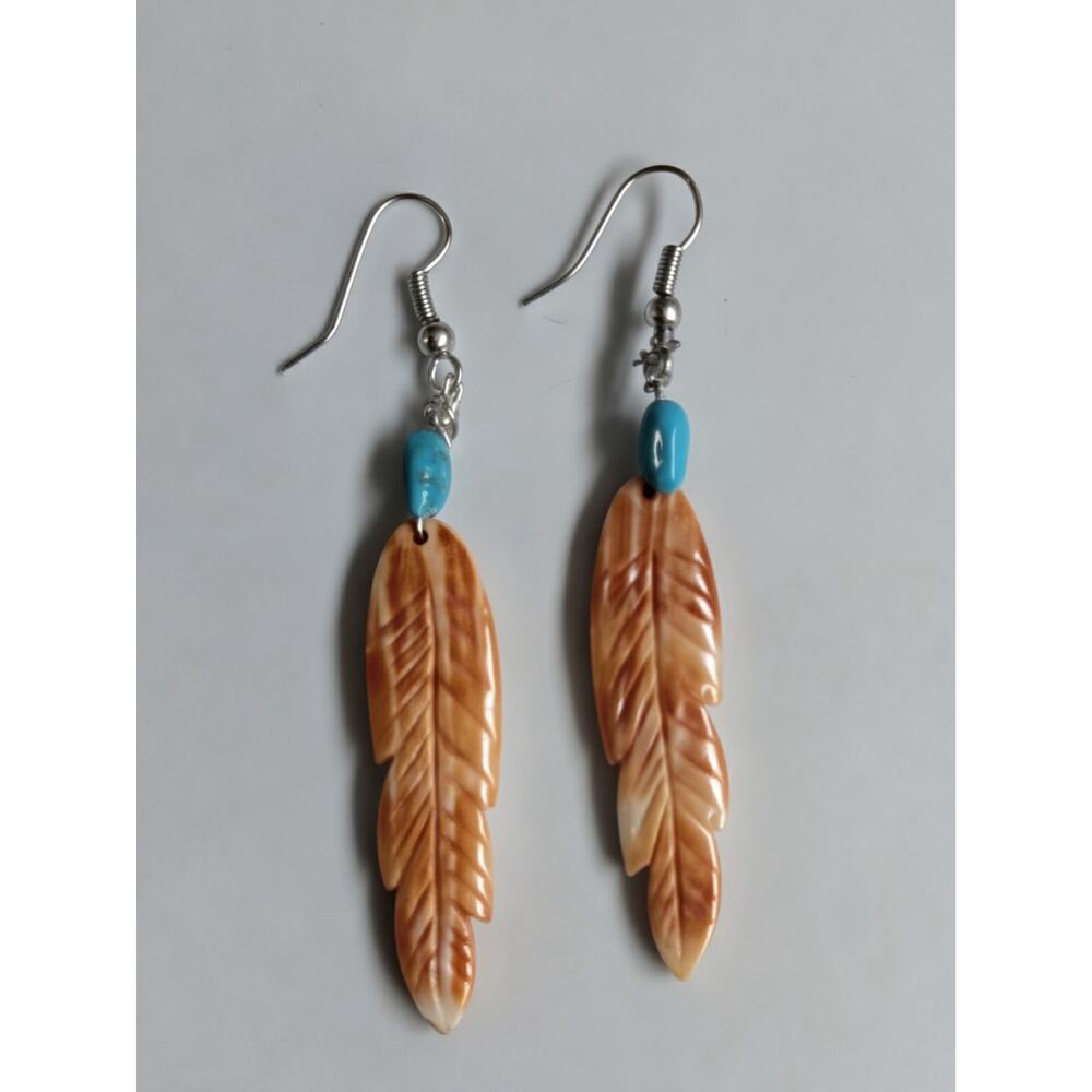Handcrafted Spiny Oyster Feather Earrings – Sleeping Beauty Turquoise Accent